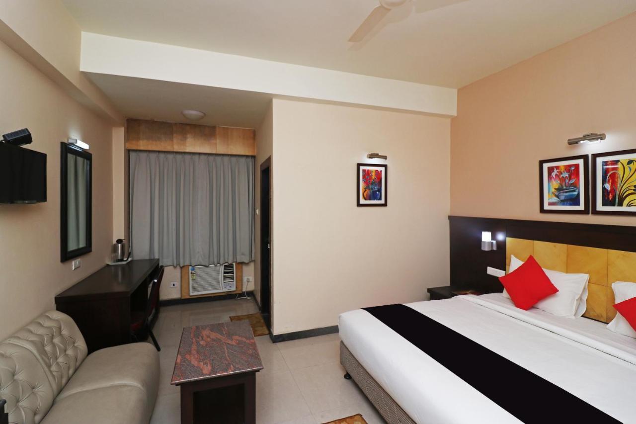 Capital O 40848 Hotel Mirabel Kupand Exteriér fotografie